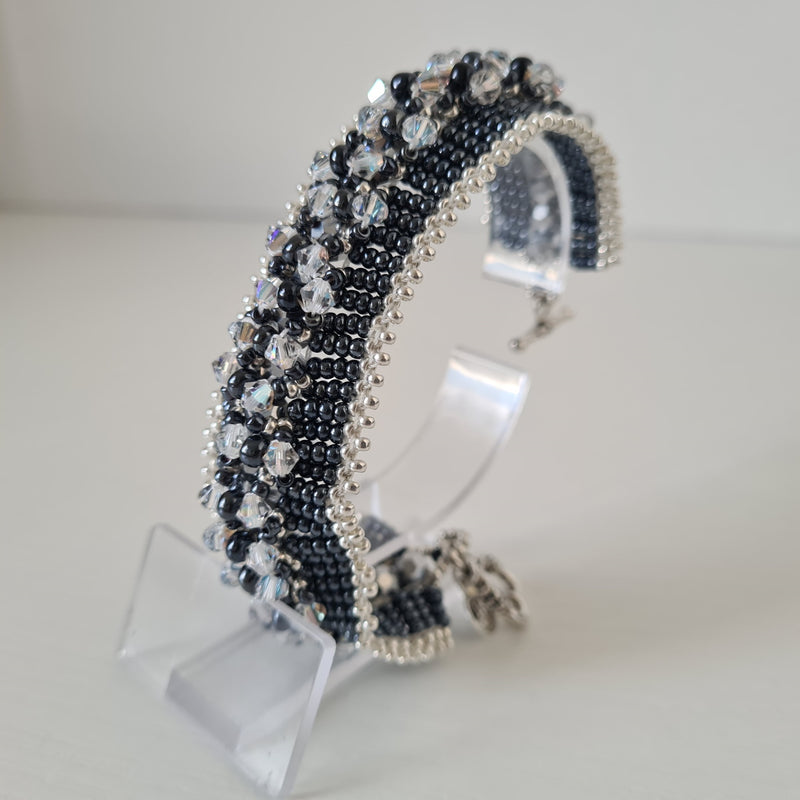 Lade das Bild in Galerie -Viewer, Mirrela Pearls Armband VIENNA ROYAL MONDSHINE
