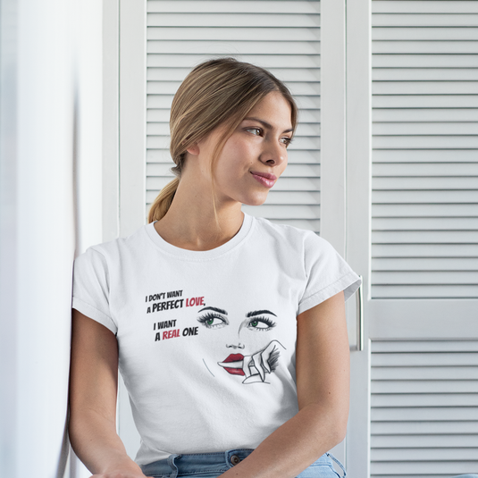 Frauen Premium Bio T-Shirt I Need A Perfect Love Grün