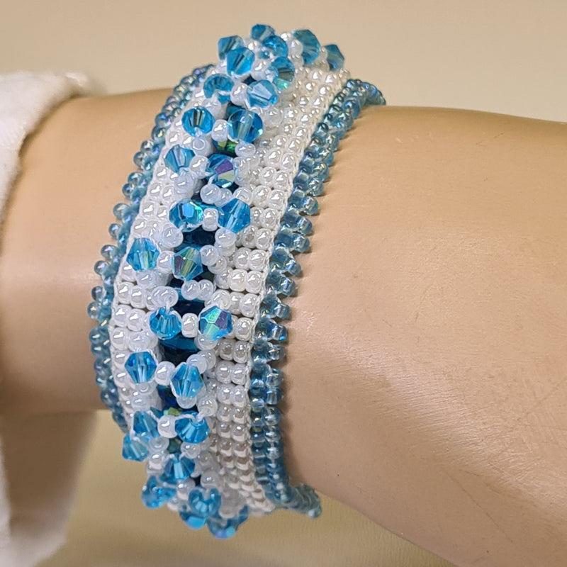 Lade das Bild in Galerie -Viewer, Mirrela Pearls Armband VIENNA ROYAL COELESTIN
