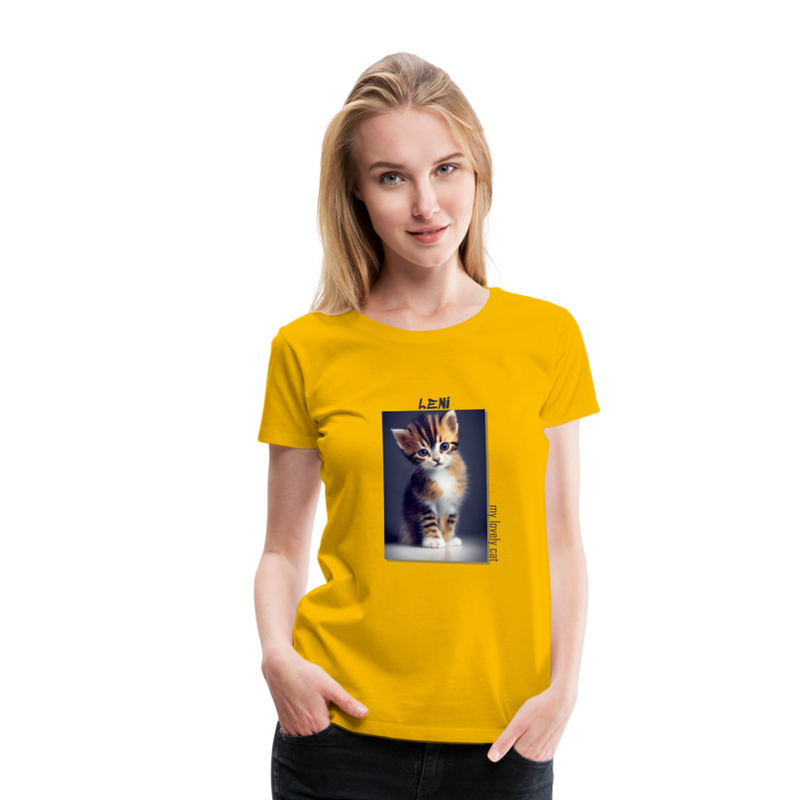 Lade das Bild in Galerie -Viewer, Frauen Premium T-Shirt Kätzchen LENI Lovely Cat - Sonnengelb
