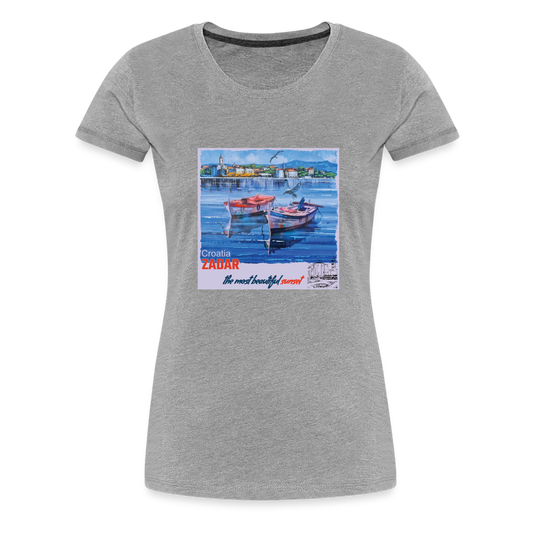 Frauen Premium T-Shirt Zwei Boote in Zadar mit Hintergrund - Grau meliert