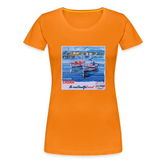 Frauen Premium T-Shirt Zwei Boote in Zadar mit Hintergrund - Orange