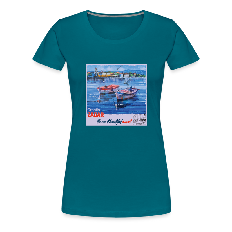 Lade das Bild in Galerie -Viewer, Frauen Premium T-Shirt Zwei Boote in Zadar mit Hintergrund - Divablau
