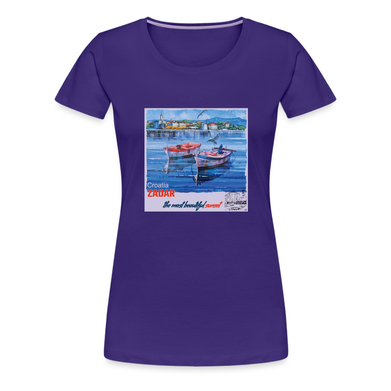 Lade das Bild in Galerie -Viewer, Frauen Premium T-Shirt Zwei Boote in Zadar mit Hintergrund - Lila
